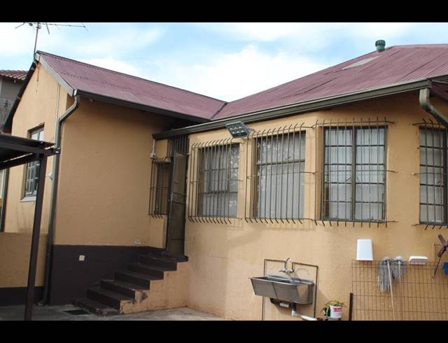 4 BEDROOM HOUSE FOR SALE IN KENSINGTON
